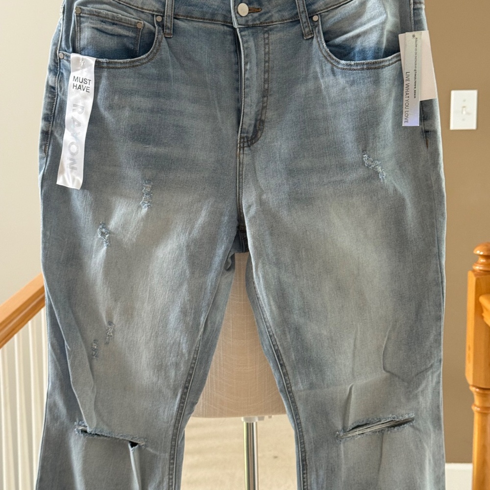 Tinseltown Junior Plus Distressed Jeans, Hi-Rise Flare, 16W - Picture 3 of 11